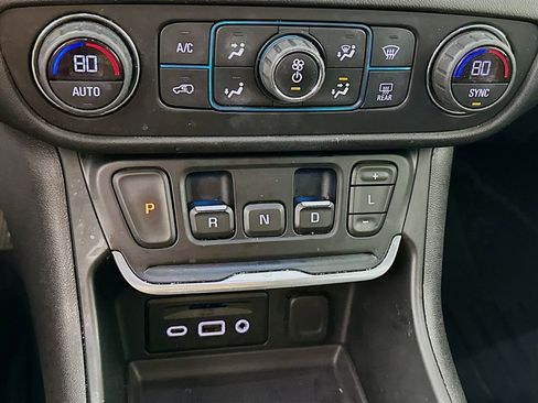 Used 2021 GMC Terrain SLT image 22