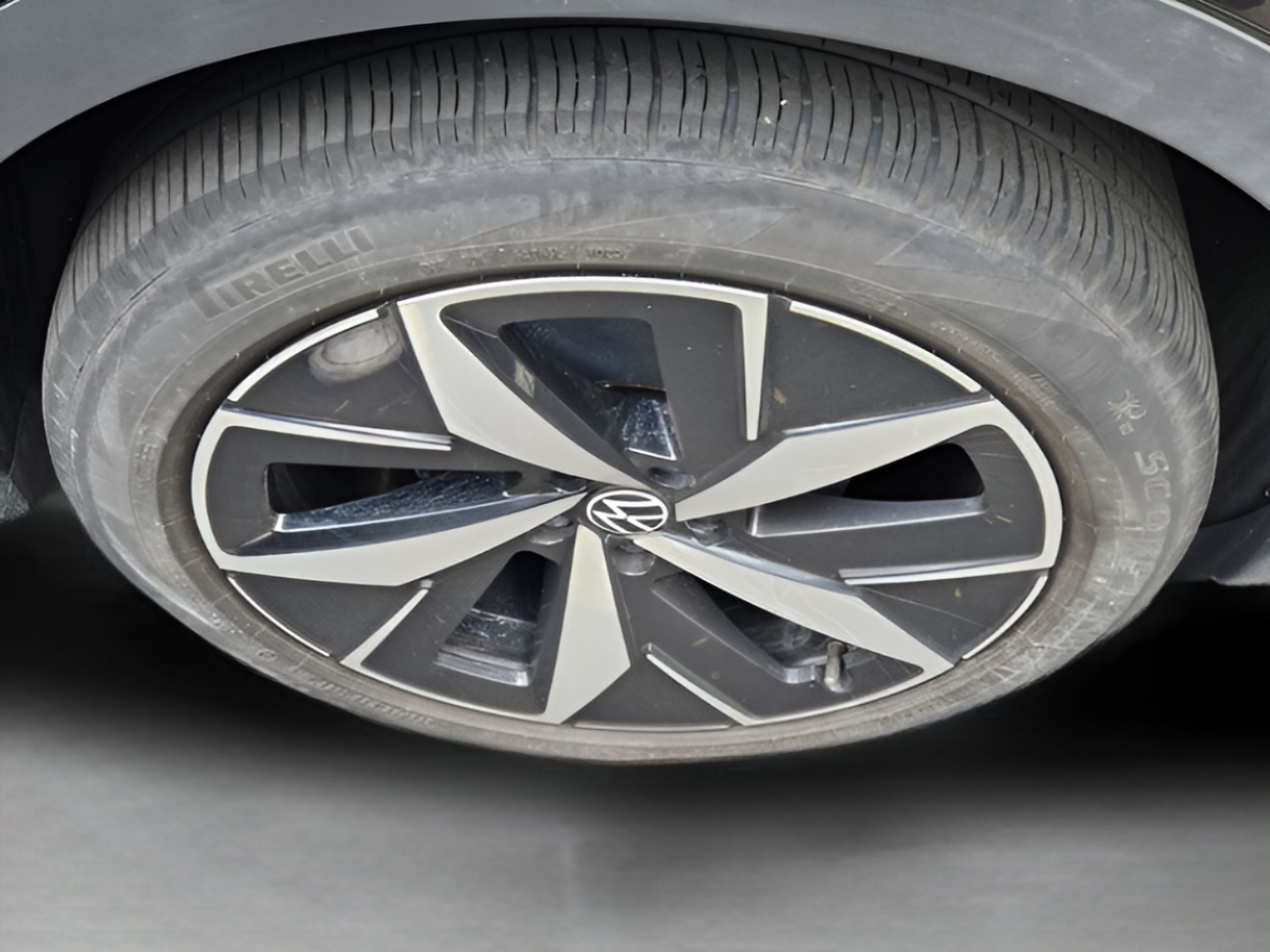 Used 2023 Volkswagen ID.4 Pro RWD image 9