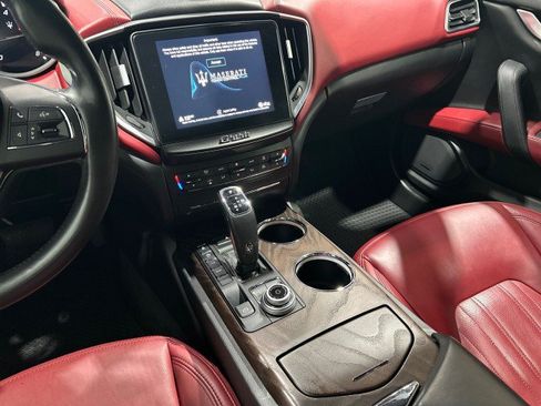 Used 2019 Maserati Ghibli S GranLusso RWD image 4