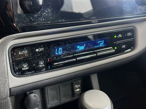 Used 2017 Toyota Corolla LE FWD image 23