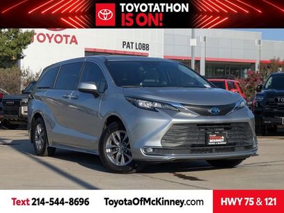 Used 2021 Toyota Sienna XLE