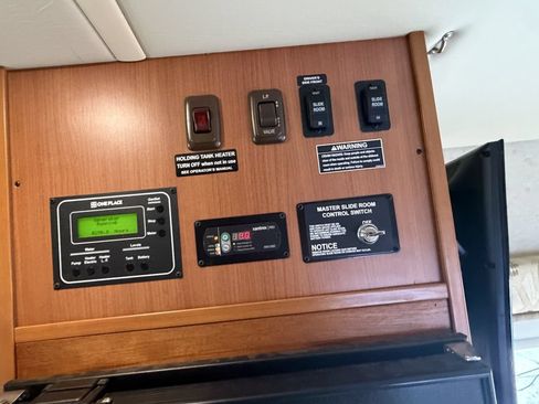 Used 2013 Mercedes-Benz Sprinter 3500 image 24