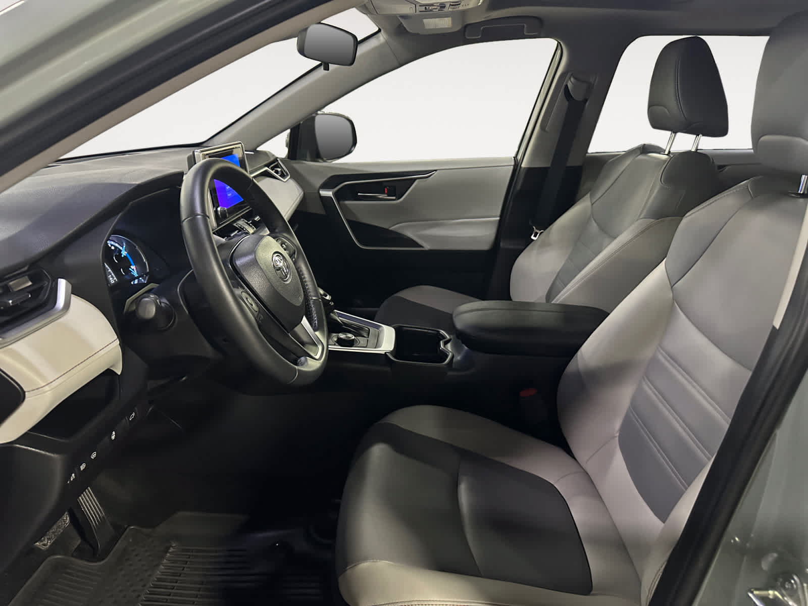 Used 2023 Toyota RAV4 XLE Premium AWD/4WD image 15