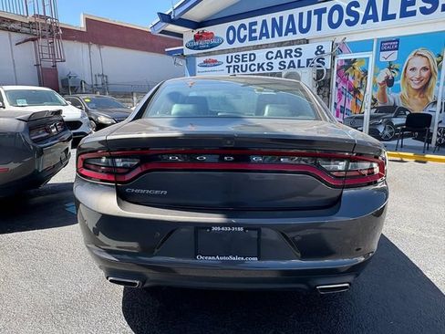 Used 2021 Dodge Charger SXT w/ Leather Interior Group RWD image 8