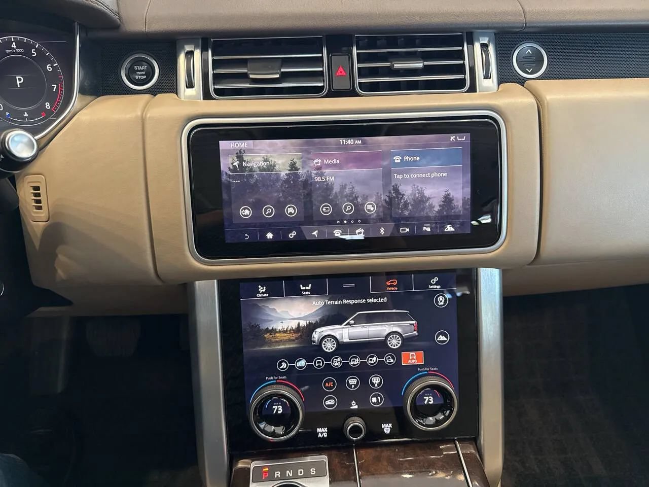 Used 2018 Land Rover Range Rover HSE AWD/4WD image 25
