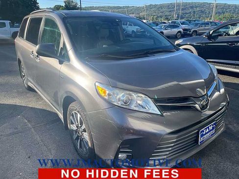 Used 2019 Toyota Sienna XLE w/ Carpet Mat Package AWD/4WD image 1