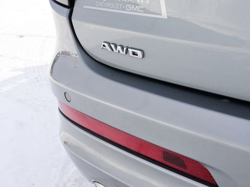 Used 2025 Cadillac XT6 Premium Luxury image 9