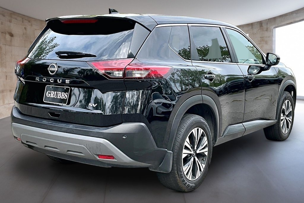 Used 2023 Nissan Rogue SV FWD image 2