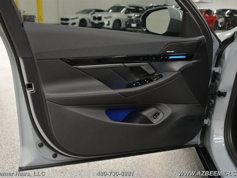 Used 2026 BMW 530i w/ M Sport Package RWD image 43