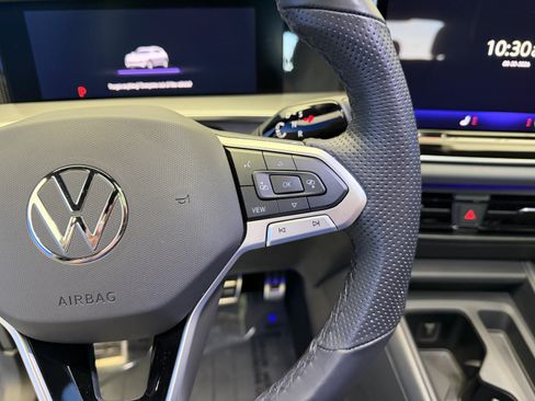 Certified 2025 Volkswagen Tiguan SE R-Line AWD/4WD image 16