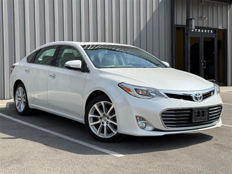 Used 2013 Toyota Avalon XLE Touring FWD image 3