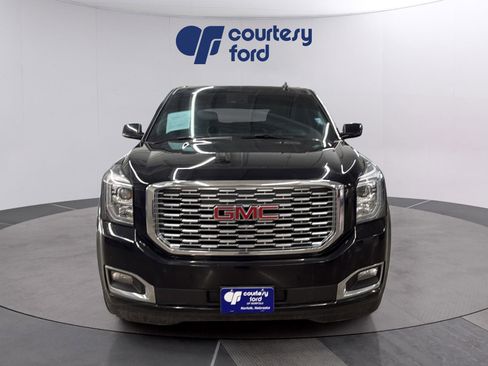 Used 2020 GMC Yukon Denali w/ Denali Ultimate Package image 3