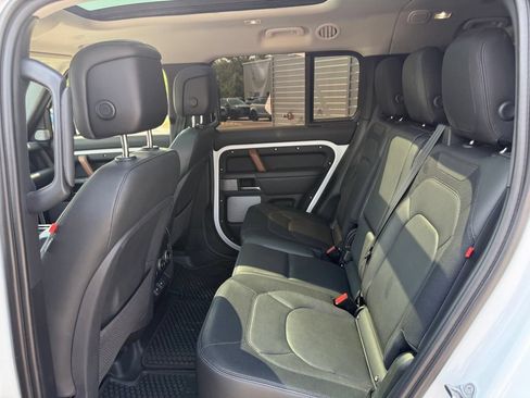 Used 2024 Land Rover Defender 130 X-Dynamic SE AWD/4WD image 26