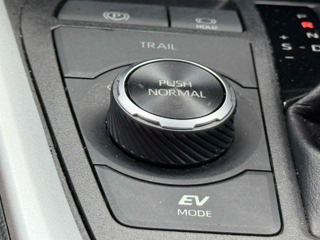 Used 2021 Toyota RAV4 XLE AWD/4WD image 30