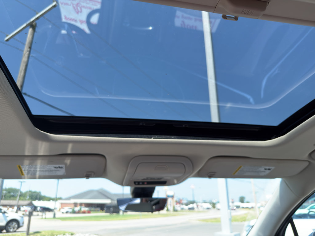 Used 2023 Buick Enclave Avenir w/ Avenir Technology Package FWD image 10