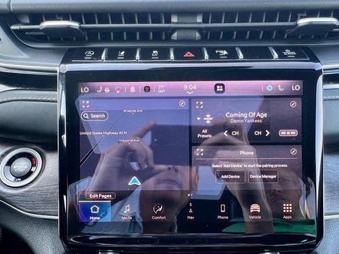 Used 2022 Jeep Grand Cherokee Overland w/ Luxury Tech Group IV image 18