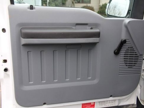 Used 2012 Ford F250 XL w/ Skid Plate Pkg image 17