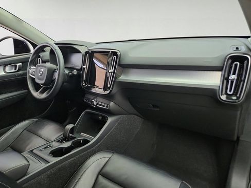 Used 2022 Volvo XC40 T5 Momentum AWD/4WD image 27