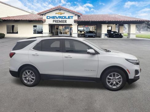 Used 2023 Chevrolet Equinox LT FWD image 9