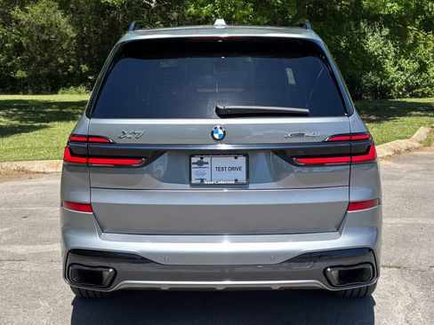Used 2025 BMW X7 xDrive40i w/ M Sport Package AWD/4WD image 5