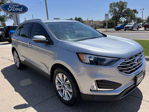 Used 2024 Ford Edge Titanium AWD/4WD image 4