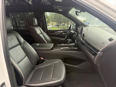 Used 2021 Cadillac Escalade Sport RWD image 14