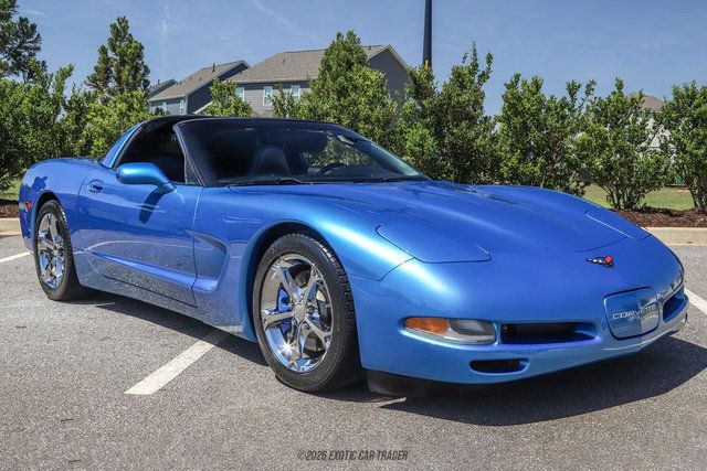 Used 1998 Chevrolet Corvette Coupe w/ Roof Pkg RWD image 12