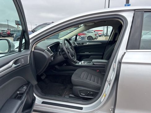 Used 2017 Ford Fusion SE image 13