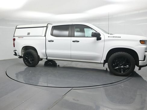 Used 2022 Chevrolet Silverado 1500 Custom w/ LPO, Blackout Package AWD/4WD image 18