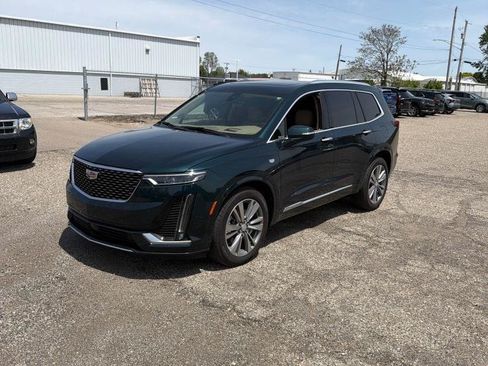 Used 2024 Cadillac XT6 Premium Luxury w/ Platinum Package AWD/4WD image 4