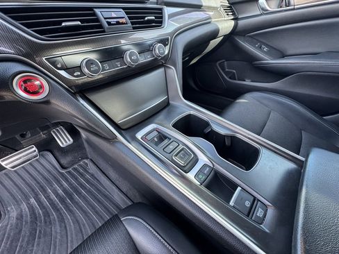 Used 2018 Honda Accord Sport image 25