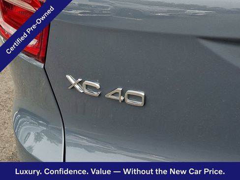Certified 2022 Volvo XC40 T5 R-Design w/ Advanced Package AWD/4WD image 30