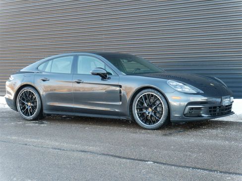 Used 2020 Porsche Panamera 4 image 25