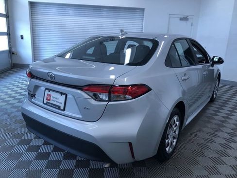 Certified 2025 Toyota Corolla LE FWD image 33