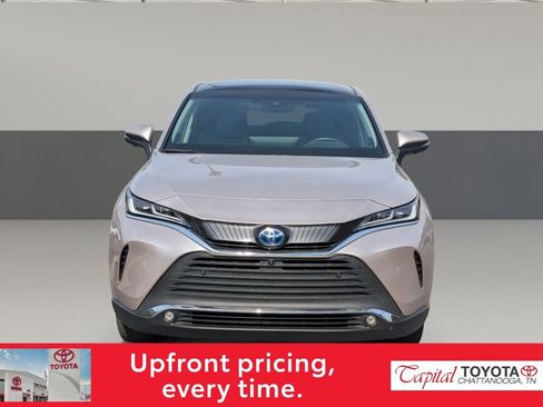 Used 2023 Toyota Venza Limited image 3