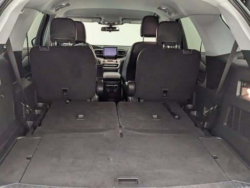 Certified 2022 Ford Explorer XLT w/ Equipment Group 202A image 8