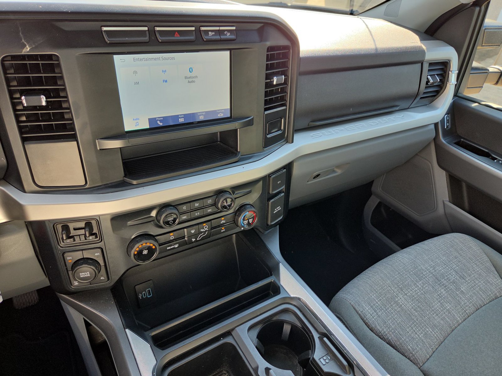 Used 2024 Ford F250 XLT w/ FX4 Off-Road Package AWD/4WD image 13