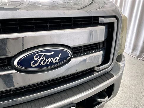 Used 2011 Ford F250 Lariat w/ Lariat Interior Pkg AWD/4WD image 7