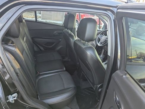 Used 2019 Chevrolet Trax LT w/ Redline Edition image 18