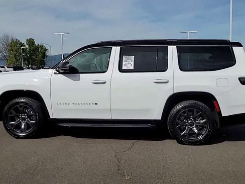 New 2026 Jeep Grand Wagoneer 4WD image 5