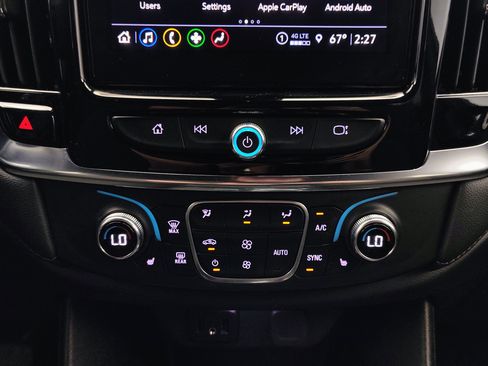 Used 2023 Chevrolet Traverse LT AWD/4WD image 35