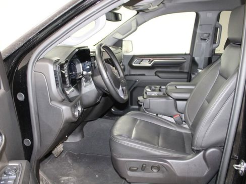 Used 2024 GMC Sierra 1500 SLT image 18