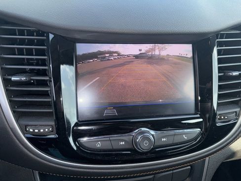 Used 2020 Chevrolet Trax LT image 11