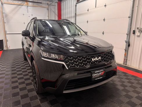 Used 2023 Kia Sorento S w/ Panoramic Sunroof Package AWD/4WD image 6