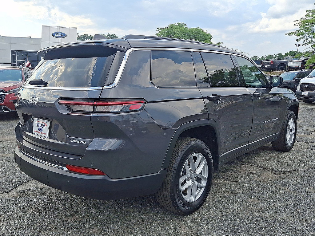 Used 2024 Jeep Grand Cherokee L Laredo AWD/4WD image 31