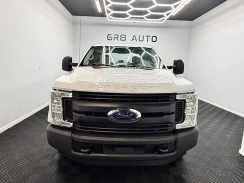 Used 2017 Ford F250 XL RWD image 2