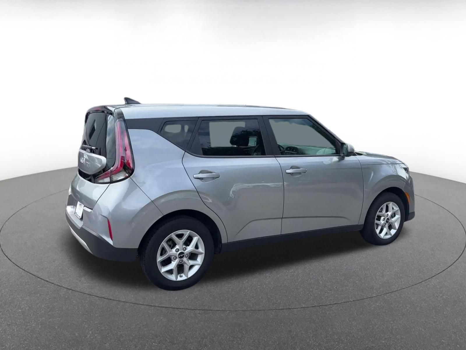 Used 2025 Kia Soul LX w/ LX Technology Package FWD image 12