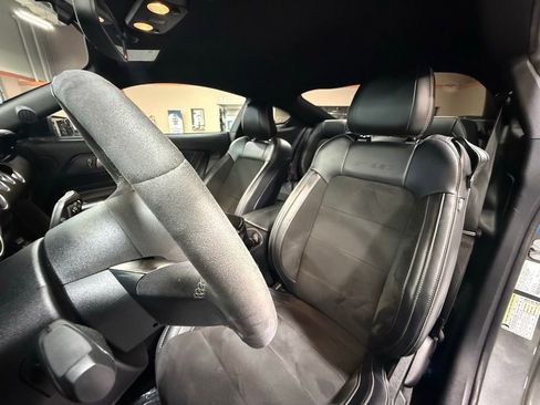 Used 2017 Ford Mustang Shelby GT350 image 12