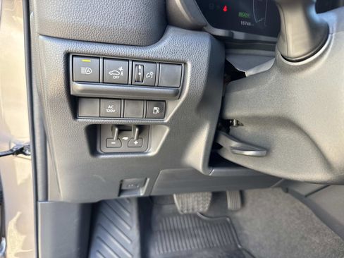 Used 2024 Toyota Land Cruiser image 32