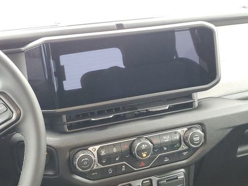 New 2026 Jeep Gladiator Sport image 15